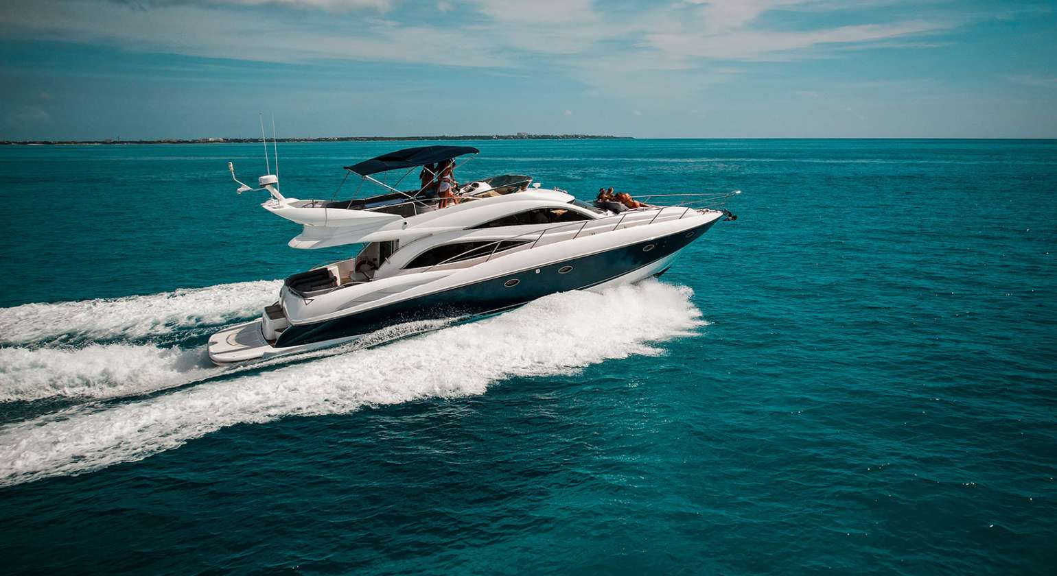 60 Ft Sunseeker Manhattan Puerto Aventuras Luxury Yacht Charter with Flybridge
