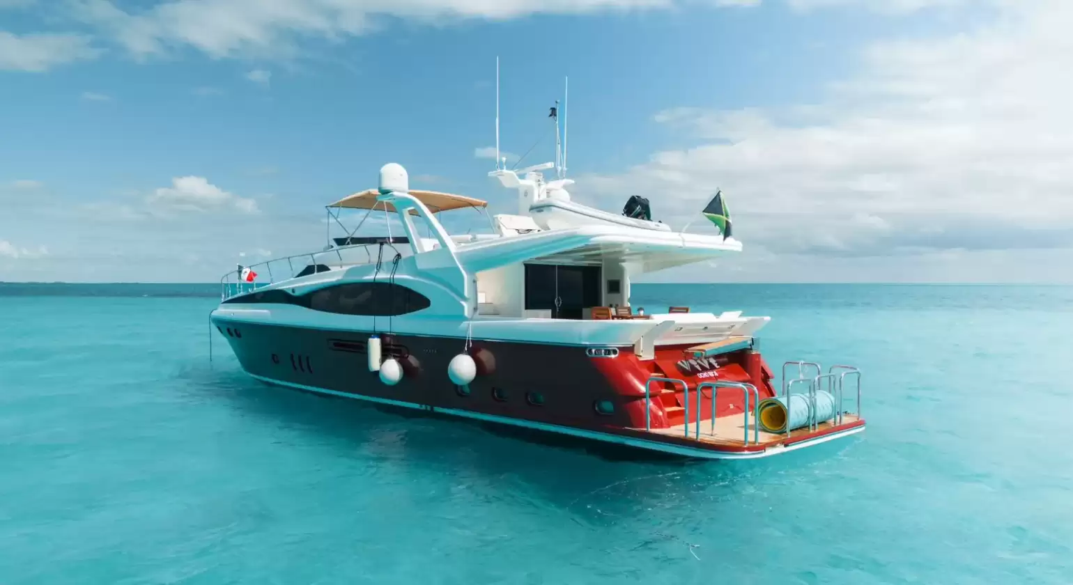 DYNA 80′ Luxury Yacht Charter Cancún Mexican Caribbean